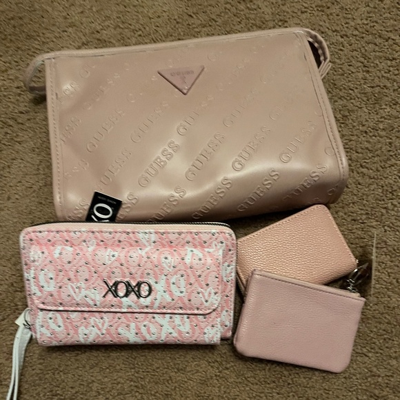 Bundle of pink wallets - Picture 1 of 1